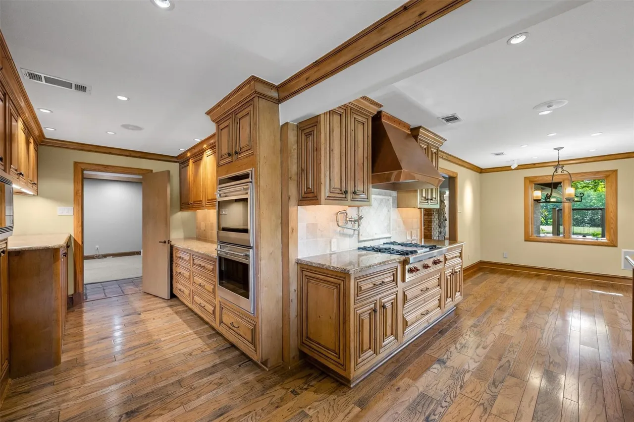 3909 Courtshire Dr, Dallas, TX 75229 15 3909 Courtshire Dr