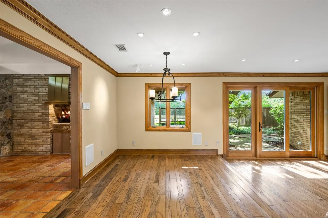 3909 Courtshire Dr, Dallas, TX 75229 17 3909 Courtshire Dr