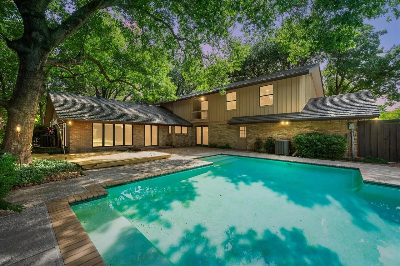 3909 Courtshire Dr, Dallas, TX 75229 2 3909 Courtshire Dr