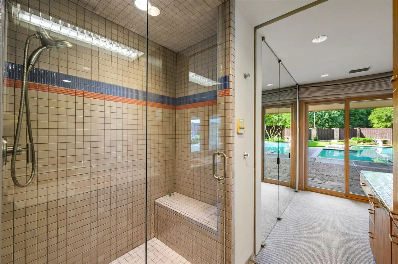 3909 Courtshire Dr, Dallas, TX 75229 28 3909 Courtshire Dr