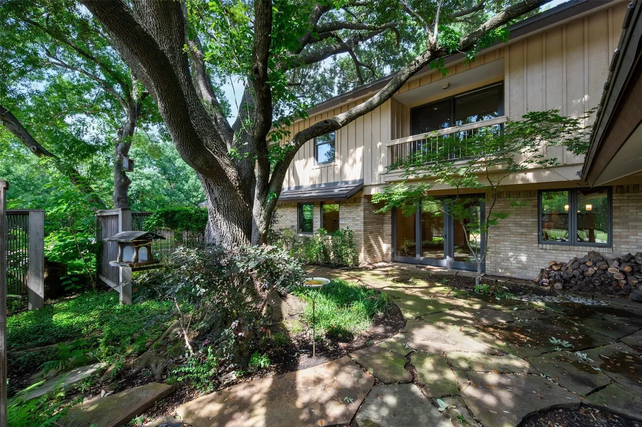 3909 Courtshire Dr, Dallas, TX 75229 36 3909 Courtshire Dr