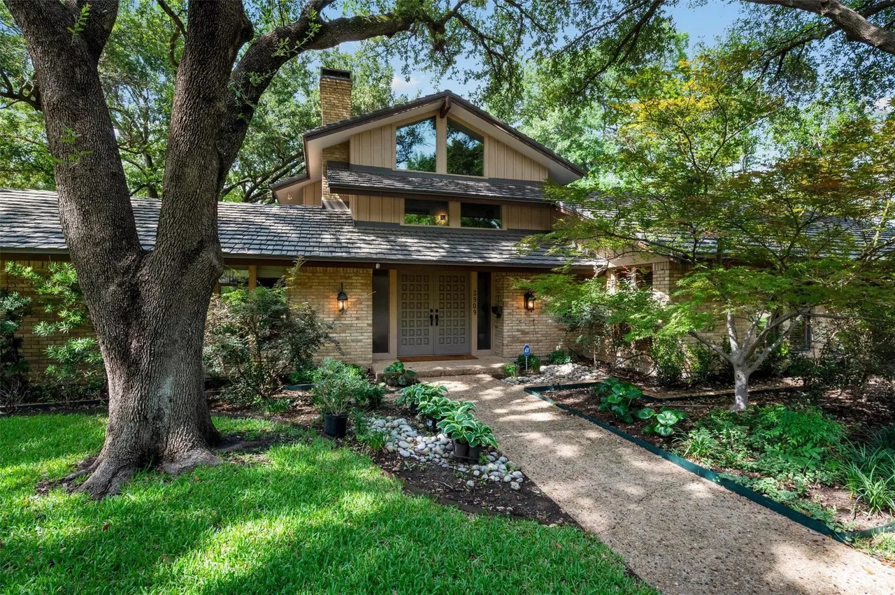 3909 Courtshire Dr, Dallas, TX 75229 38 3909 Courtshire Dr