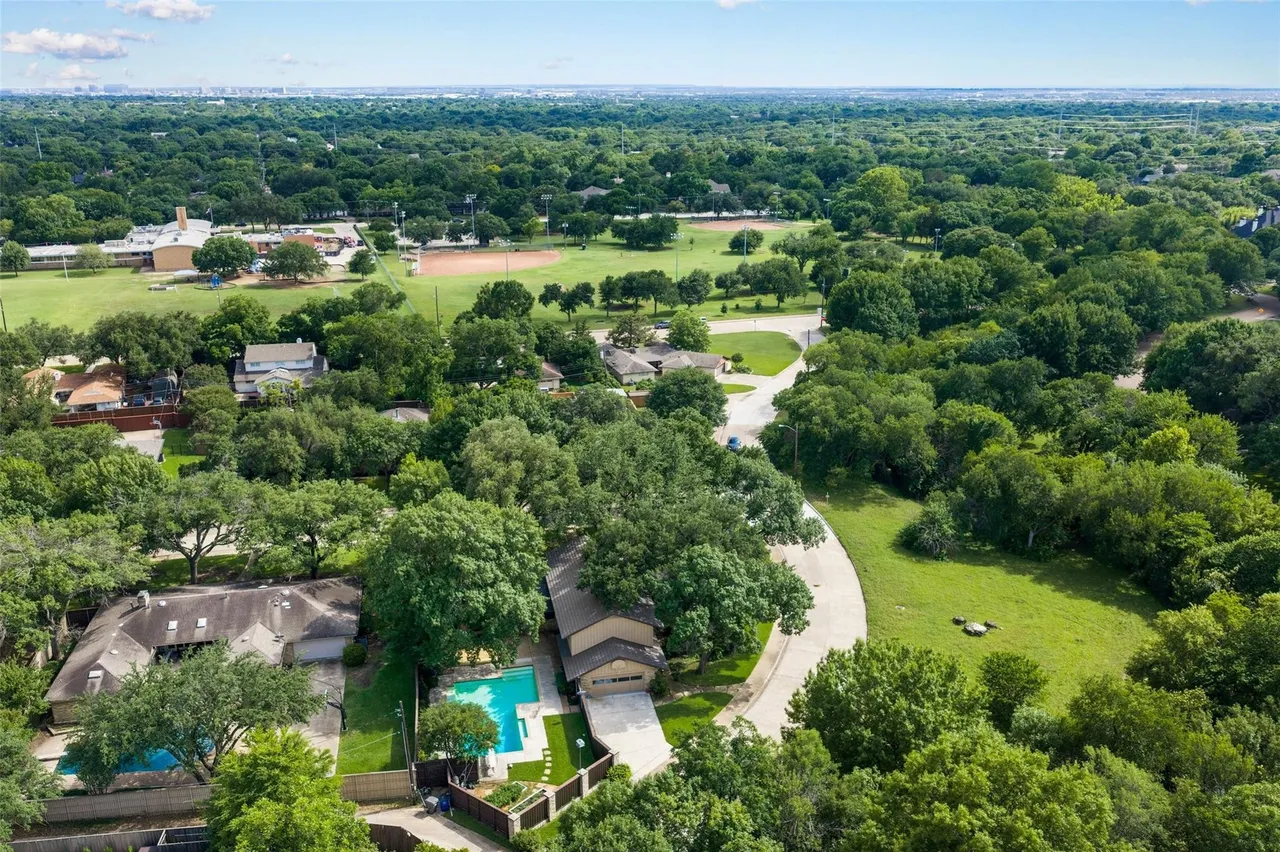 3909 Courtshire Dr, Dallas, TX 75229 39 3909 Courtshire Dr