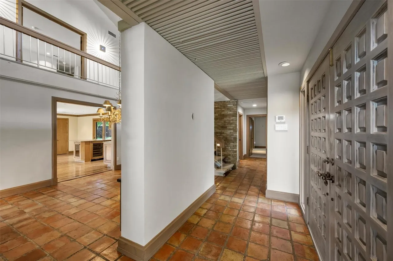 3909 Courtshire Dr, Dallas, TX 75229 7 3909 Courtshire Dr