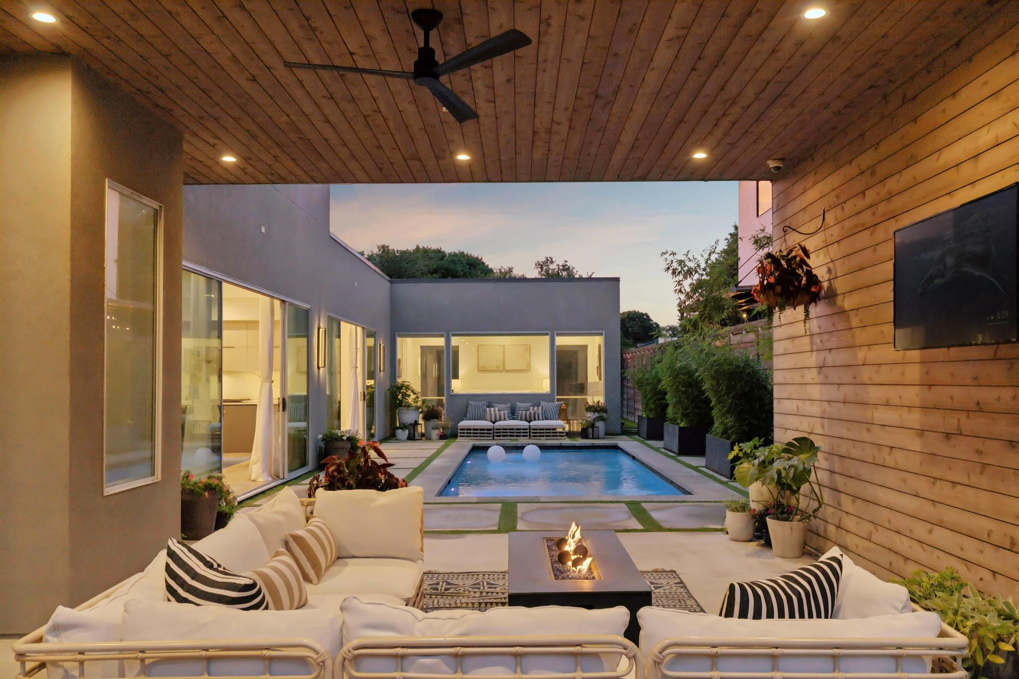 4347 Bonham Street Dallas, TX 75229 22 4347 Bonham Street
