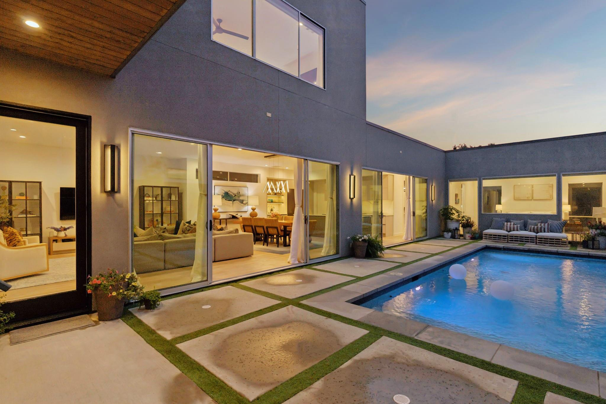 4347 Bonham Street Dallas, TX 75229 25 4347 Bonham Street