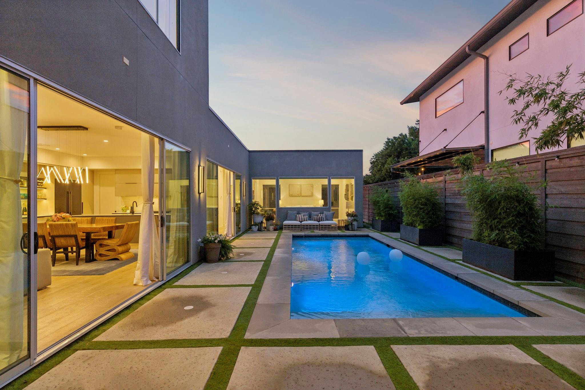 4347 Bonham Street Dallas, TX 75229 26 4347 Bonham Street