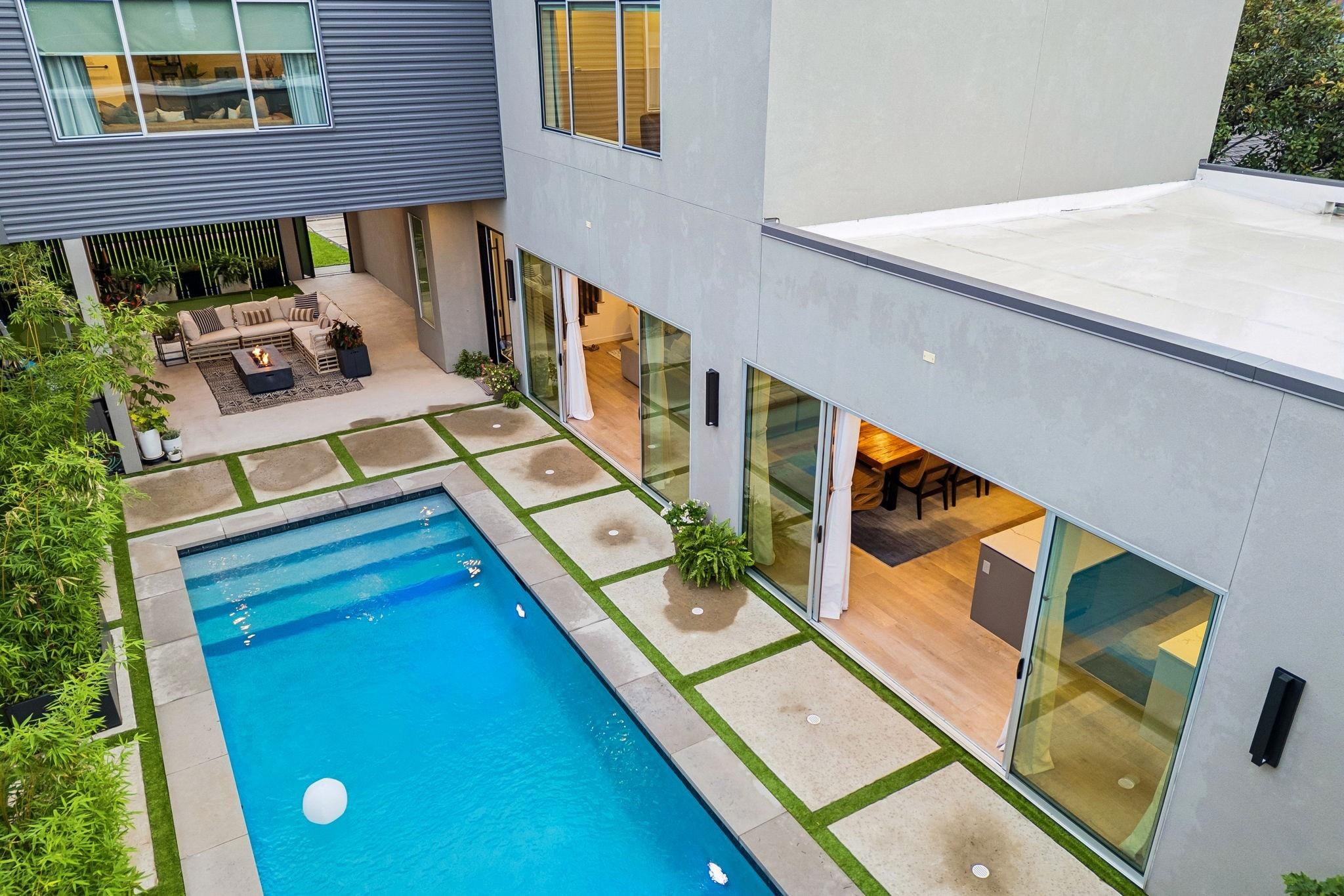 4347 Bonham Street Dallas, TX 75229 27 4347 Bonham Street