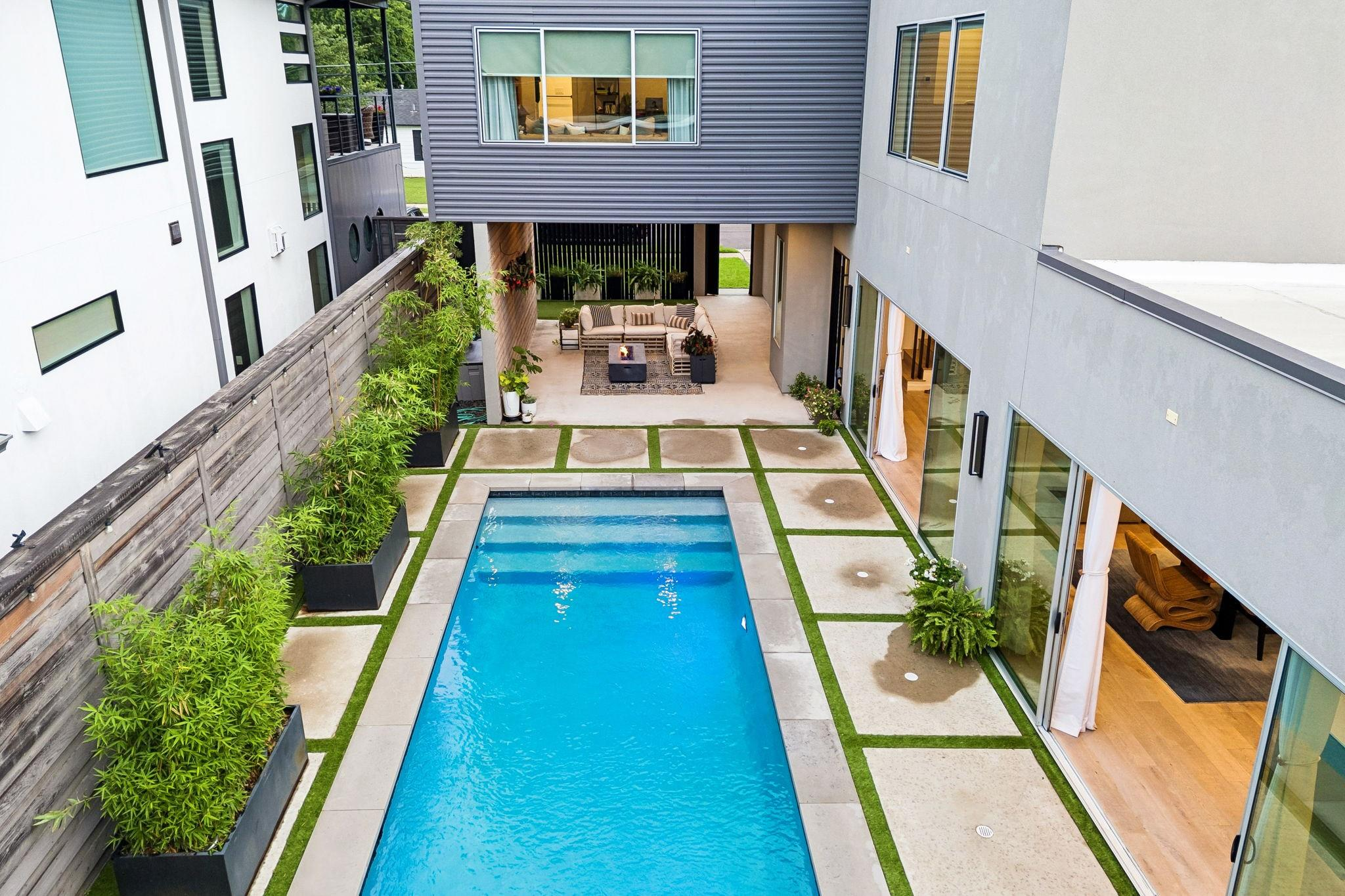 4347 Bonham Street Dallas, TX 75229 28 4347 Bonham Street