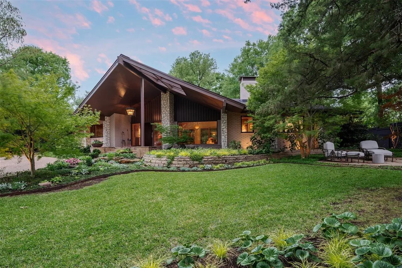 4651 Chapel Hill Rd, Dallas, TX 75214 2 4651 Chapel Hill Rd