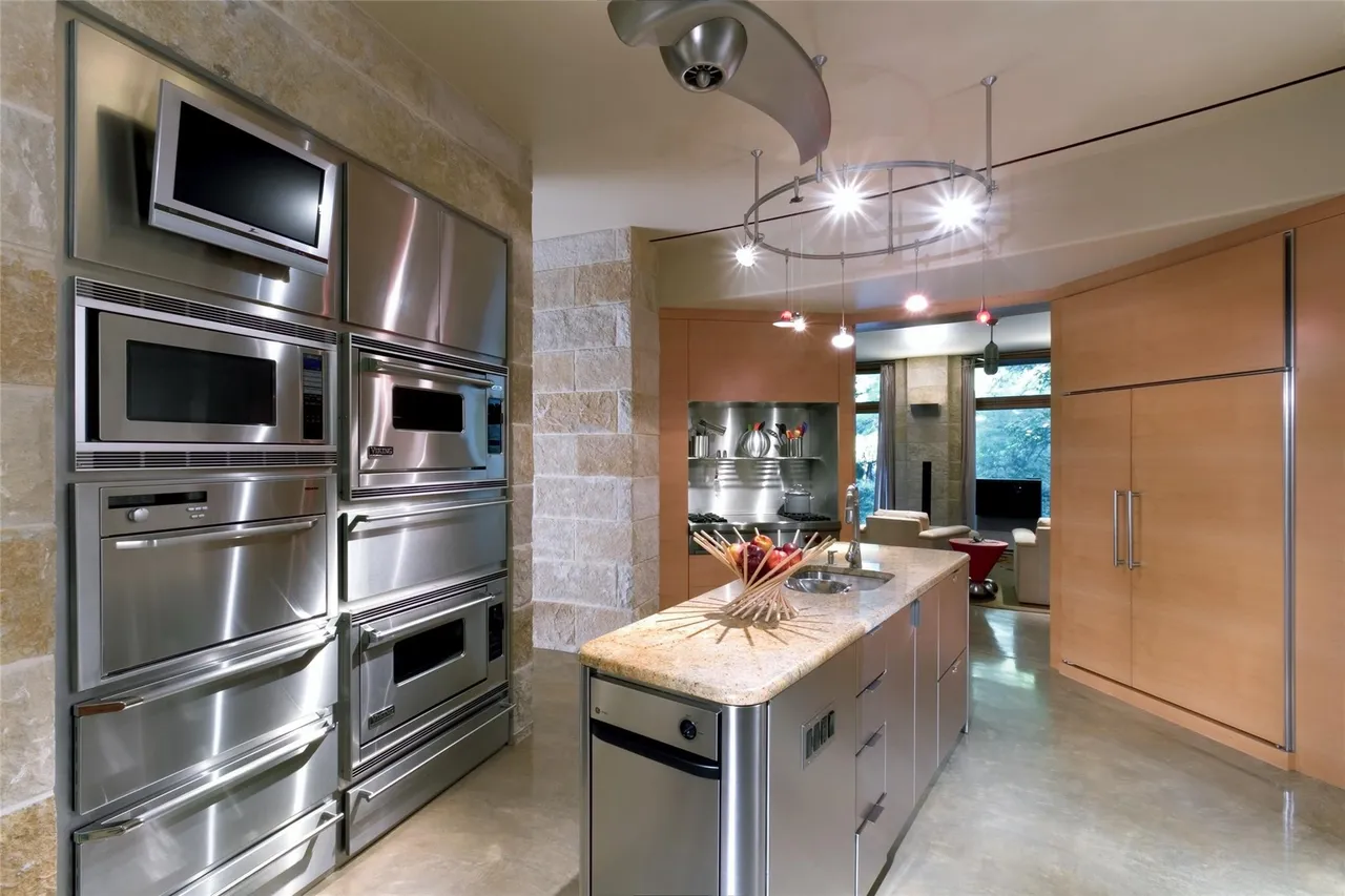 5110 Park Ln, Dallas, TX 75220 8 5110 Park Lane