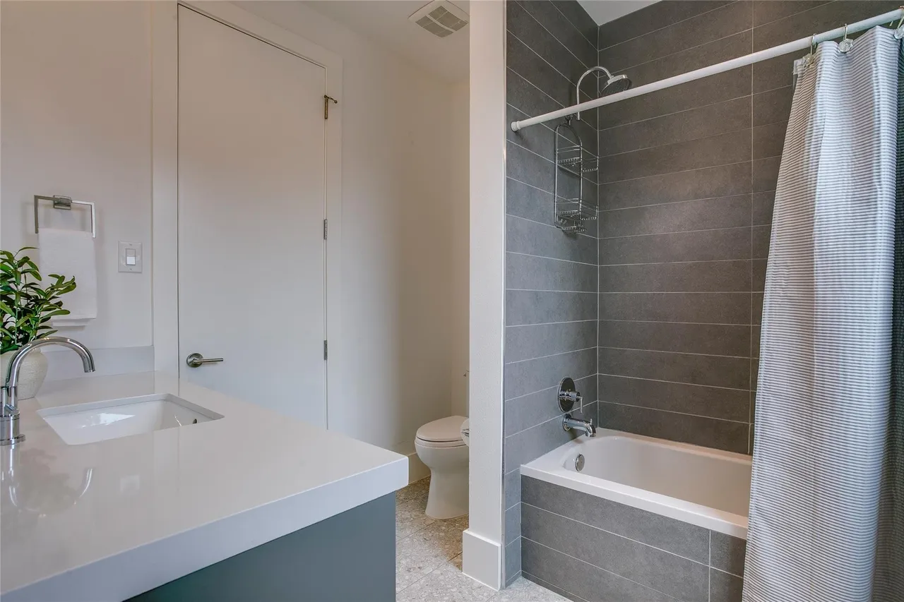 6411-Azalea-Ln-Dallas-TX-75230-17.webp 6411 Azalea Lane