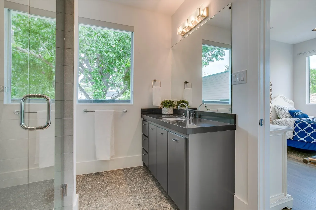 6411-Azalea-Ln-Dallas-TX-75230-21.webp 6411 Azalea Lane
