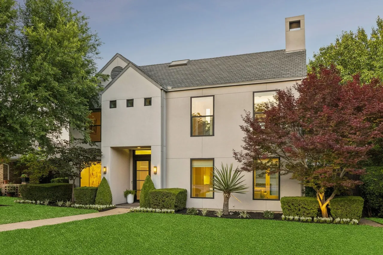 7030 Blackwood Dr, Dallas, TX 75231 2 7030 Blackwood Dr