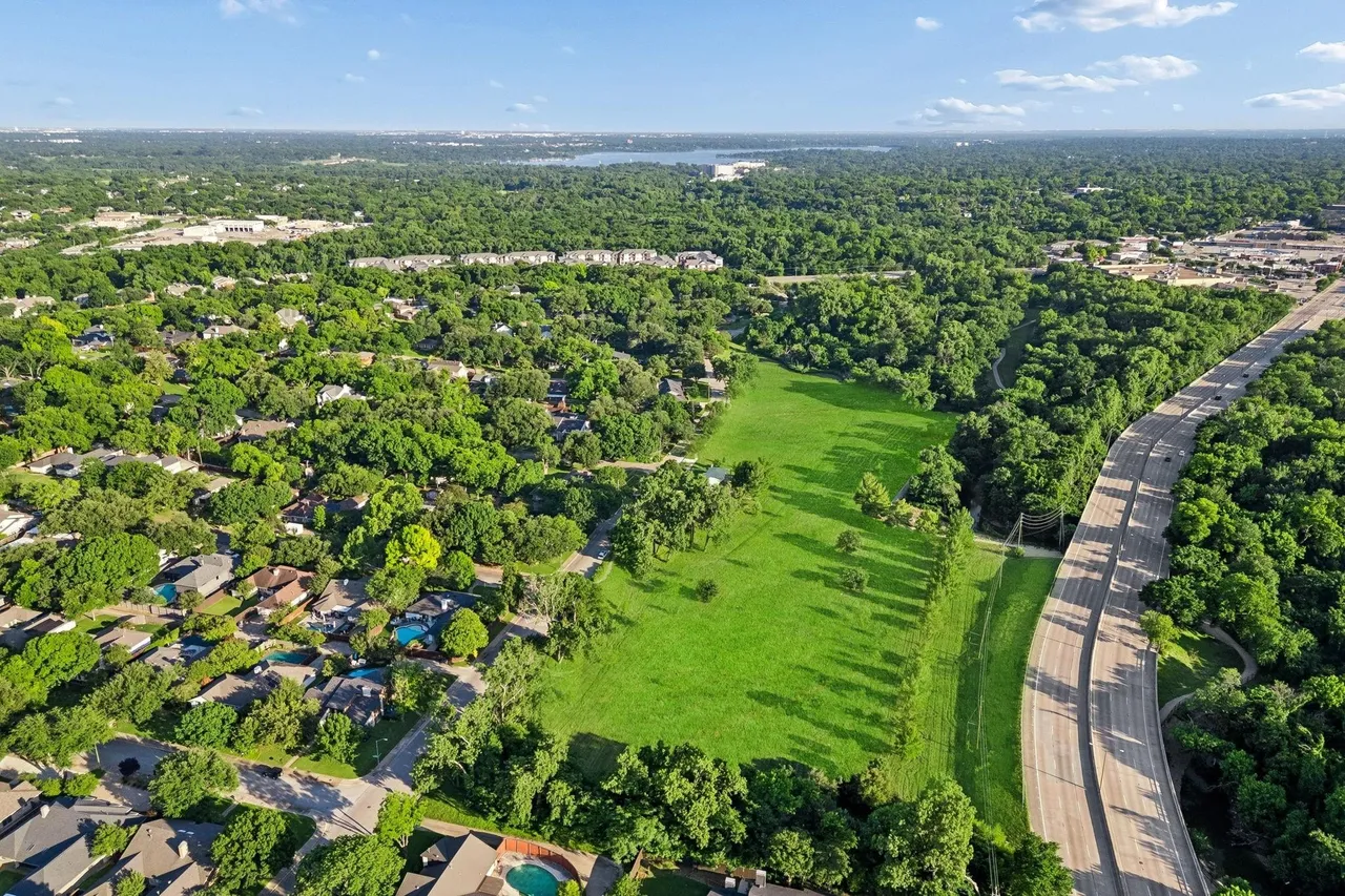 7030 Blackwood Dr, Dallas, TX 75231 40 7030 Blackwood Dr