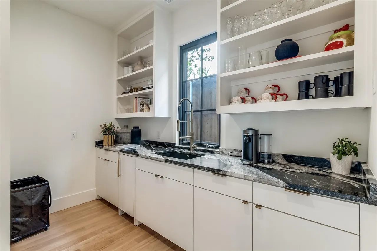 7122 Lakewood Blvd, Dallas, TX 75214 10 7122 Lakewood Boulevard
