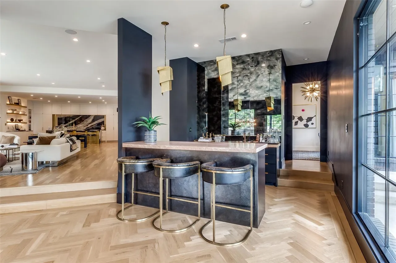 7122 Lakewood Blvd, Dallas, TX 75214 13 7122 Lakewood Boulevard
