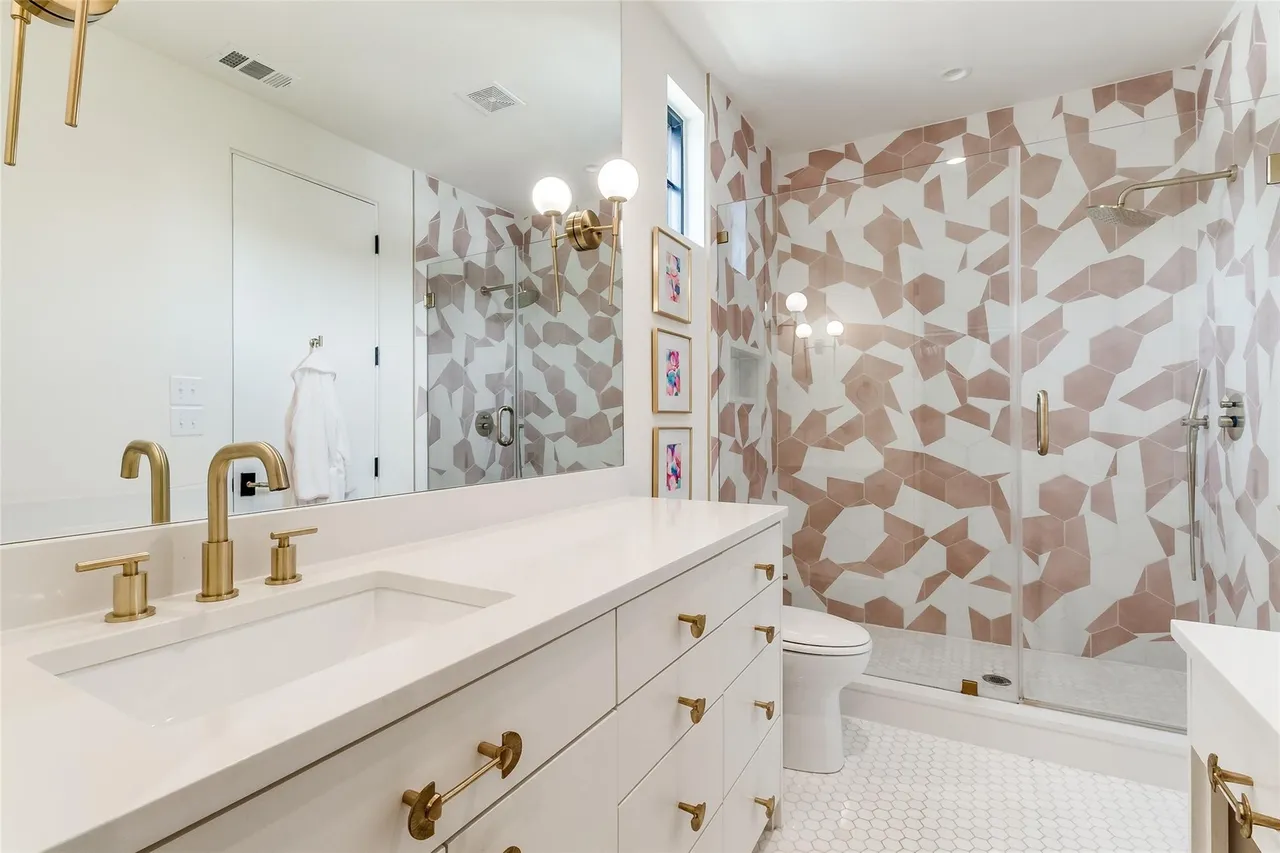 7122 Lakewood Blvd, Dallas, TX 75214 27 7122 Lakewood Boulevard