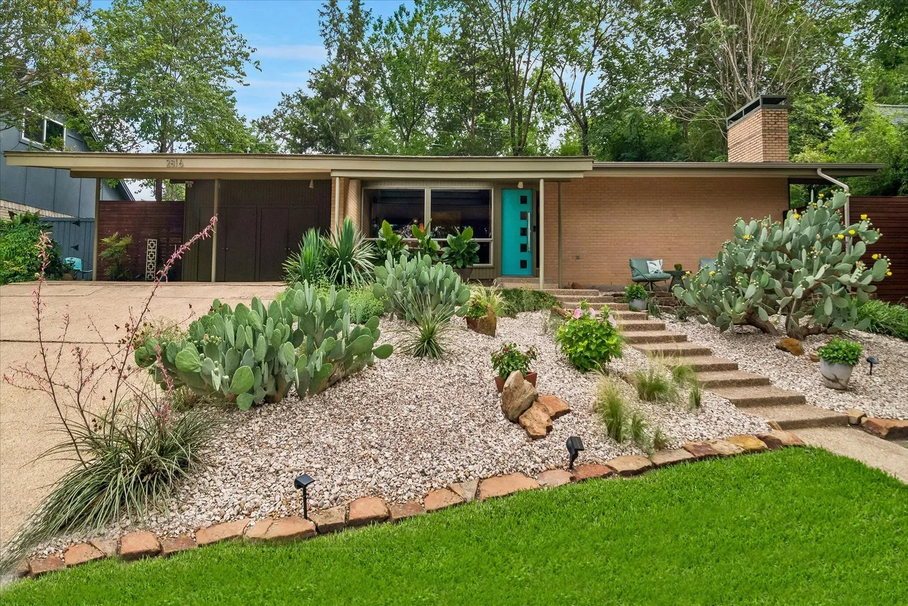 2816 Ilahe Dr