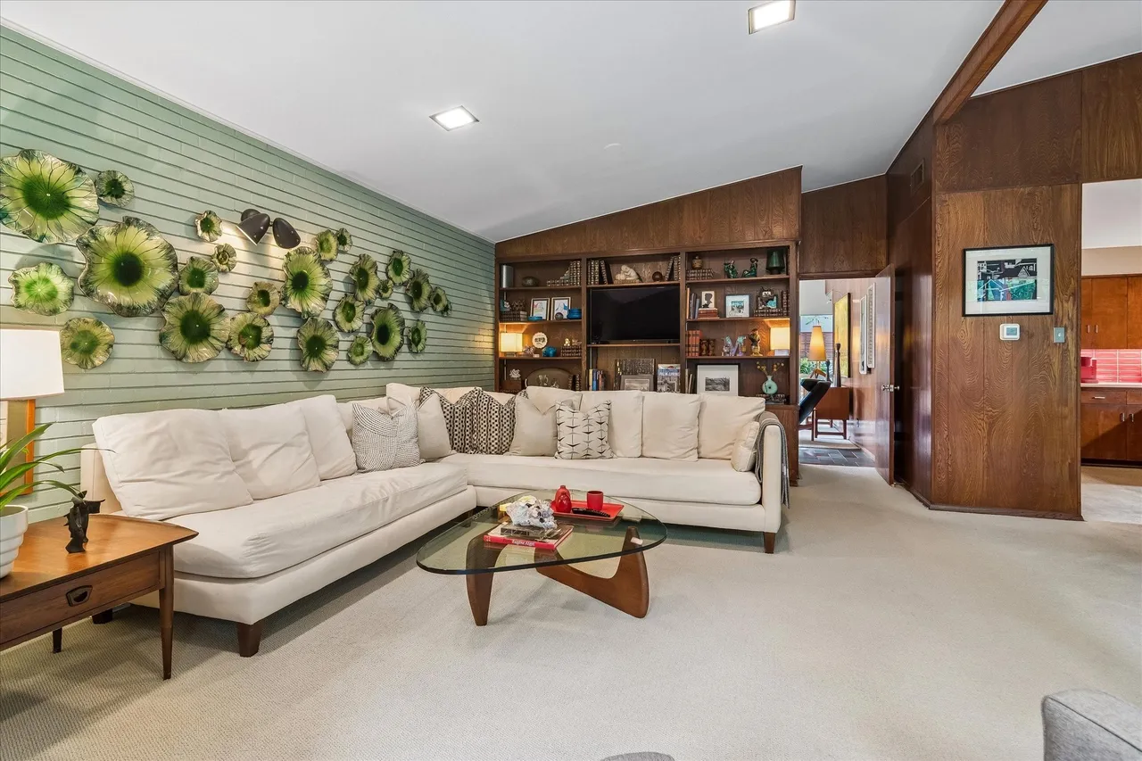 2816 Ilahe Dr