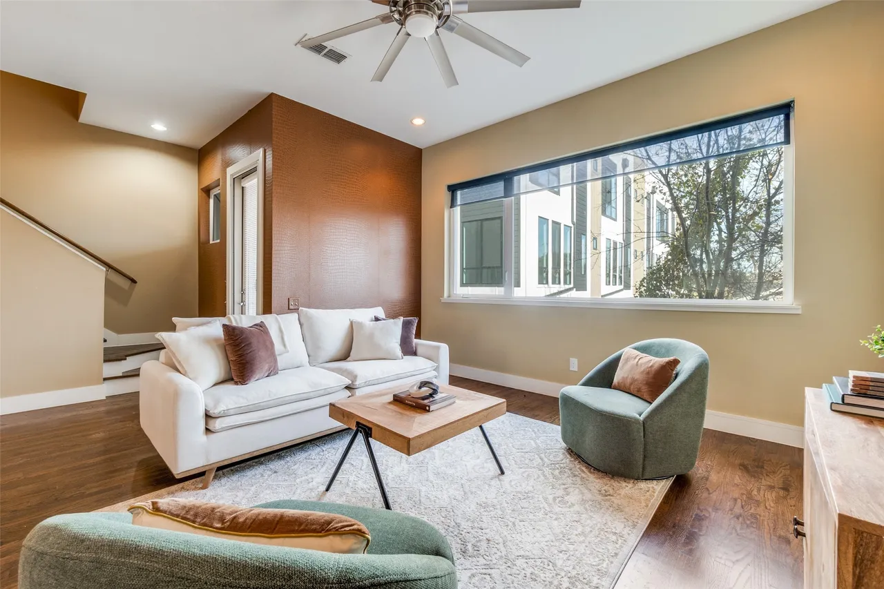 4610 Steel Street, Dallas, TX 75219 2 4610 Steel Street