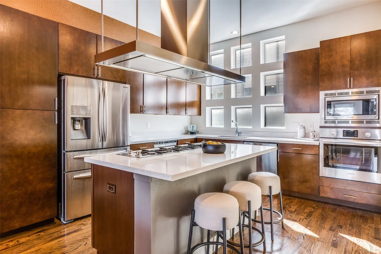 4610 Steel Street, Dallas, TX 75219 5 4610 Steel Street