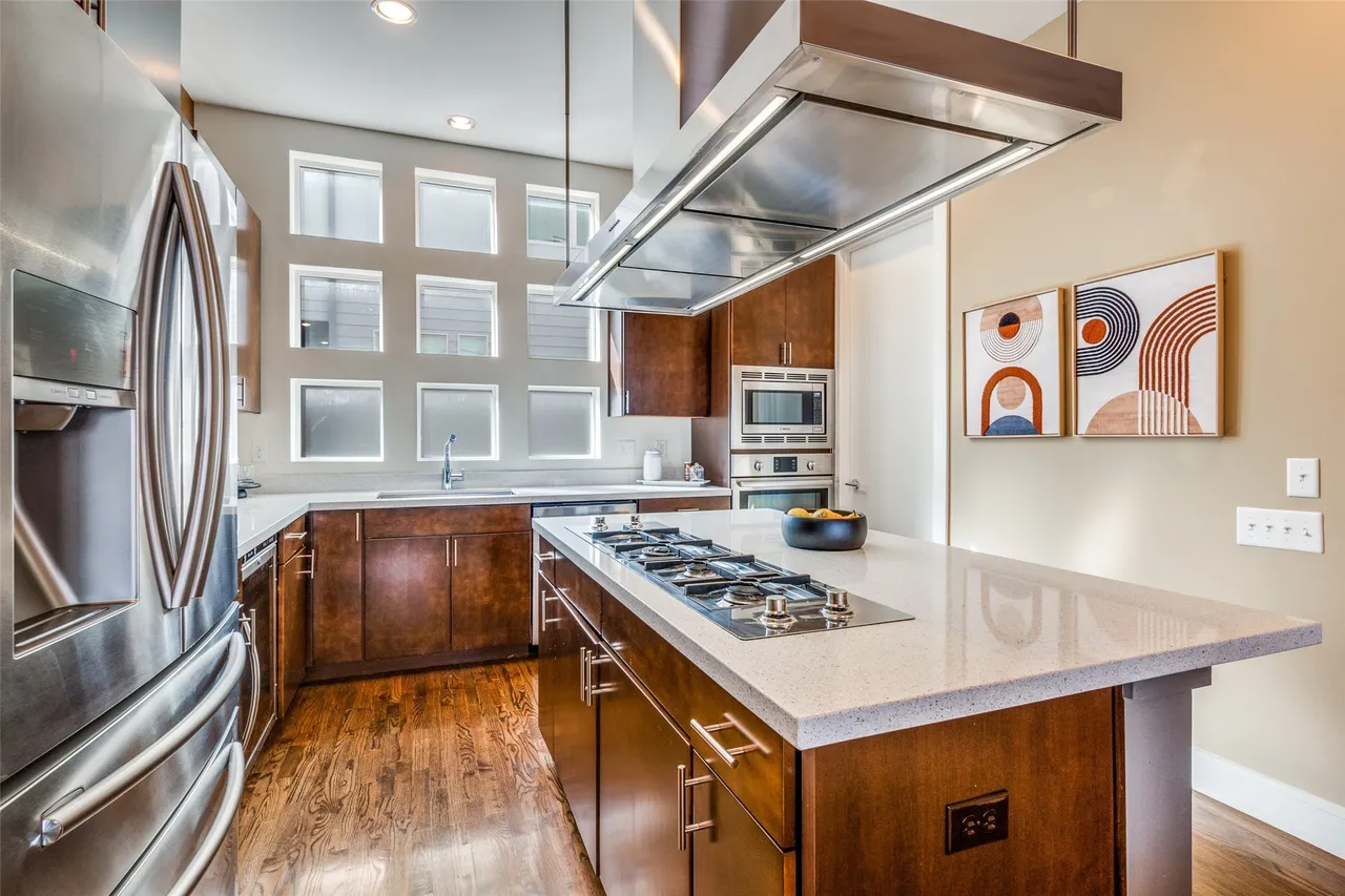 4610 Steel Street, Dallas, TX 75219 6 4610 Steel Street