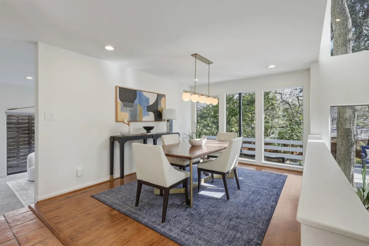 965 Easton Pl 5 965 Easton Place