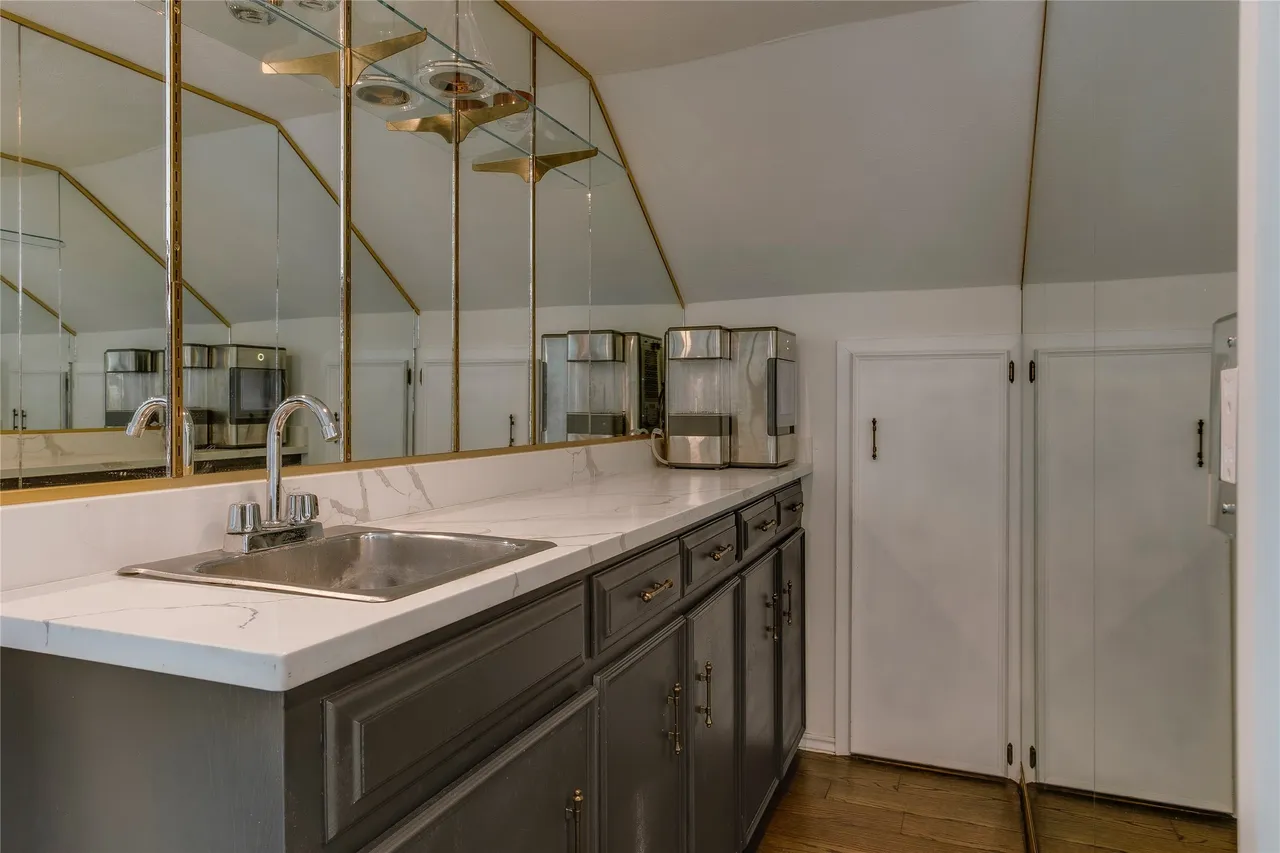 6815 Woodmark Ct 16 6815 Woodmark Ct