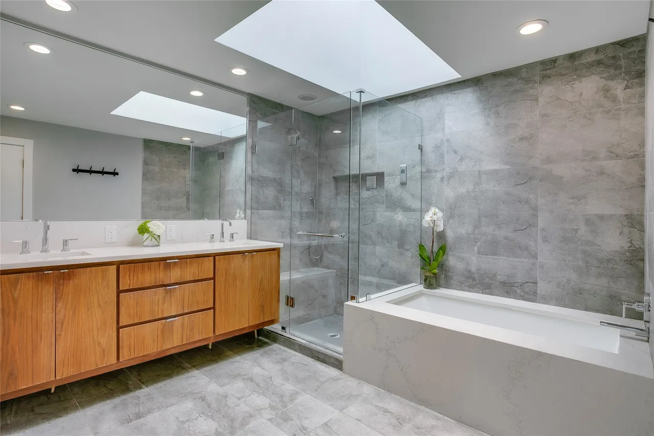6815 Woodmark Ct 20 6815 Woodmark Ct