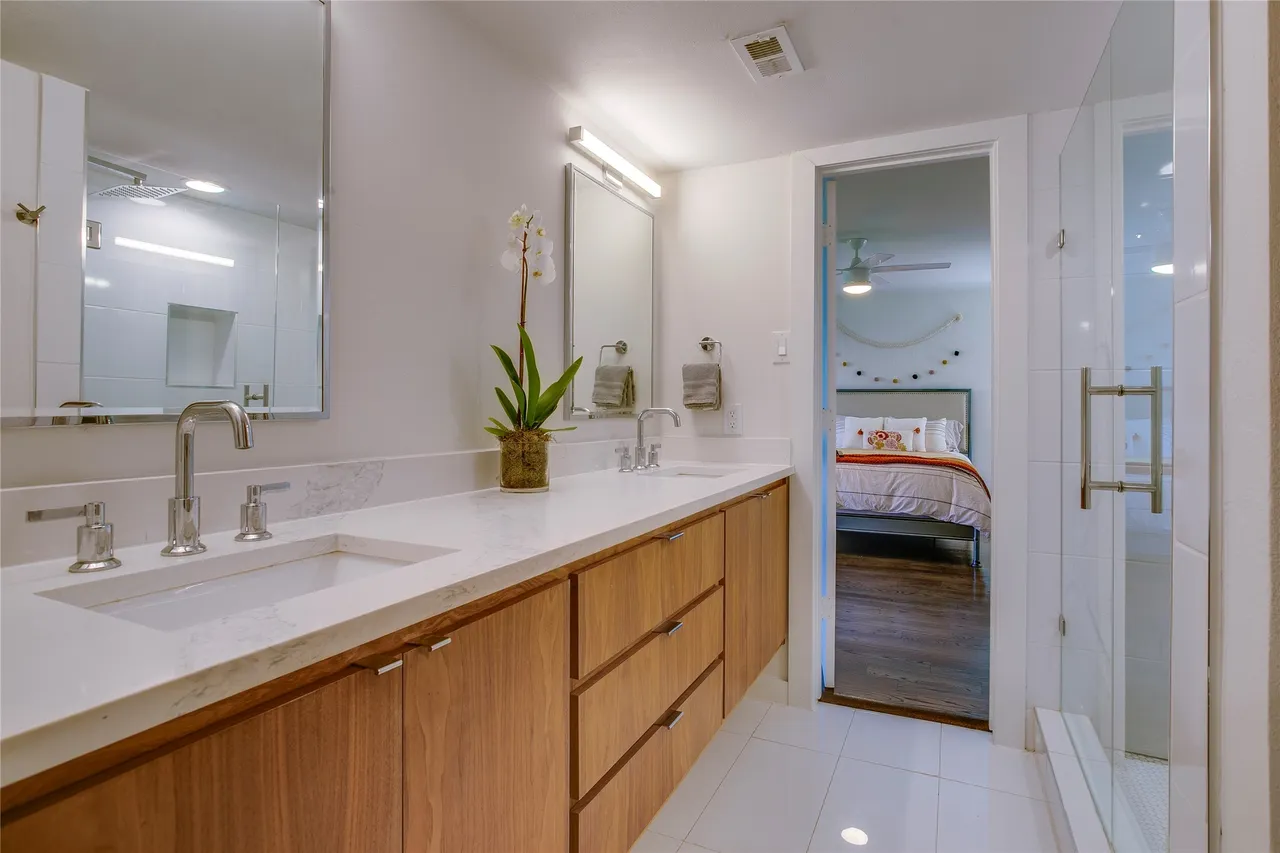 6815 Woodmark Ct 24 6815 Woodmark Ct