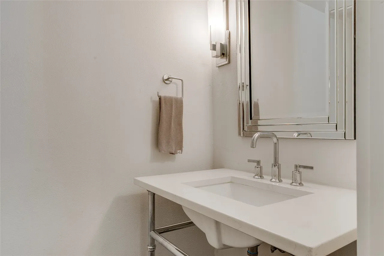 6815 Woodmark Ct 30 6815 Woodmark Ct