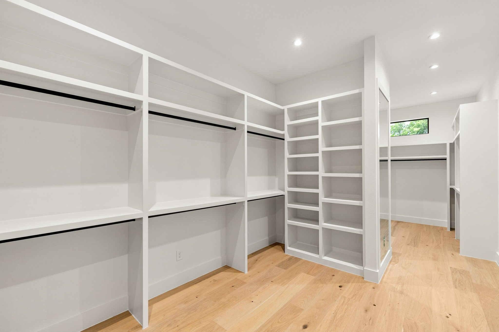 3333 Arawak Pl