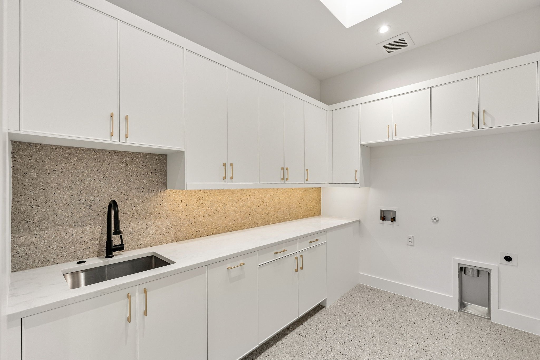 3333 Arawak Pl