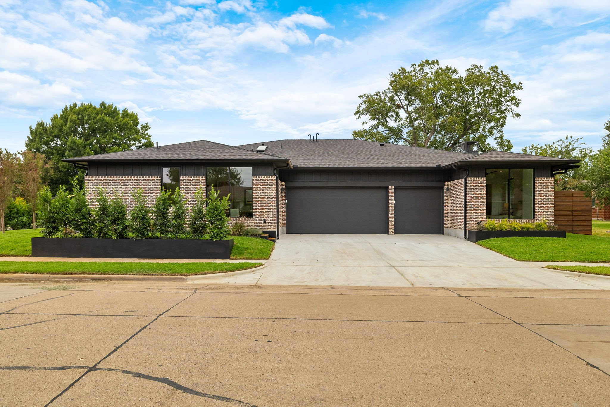 3333 Arawak Pl