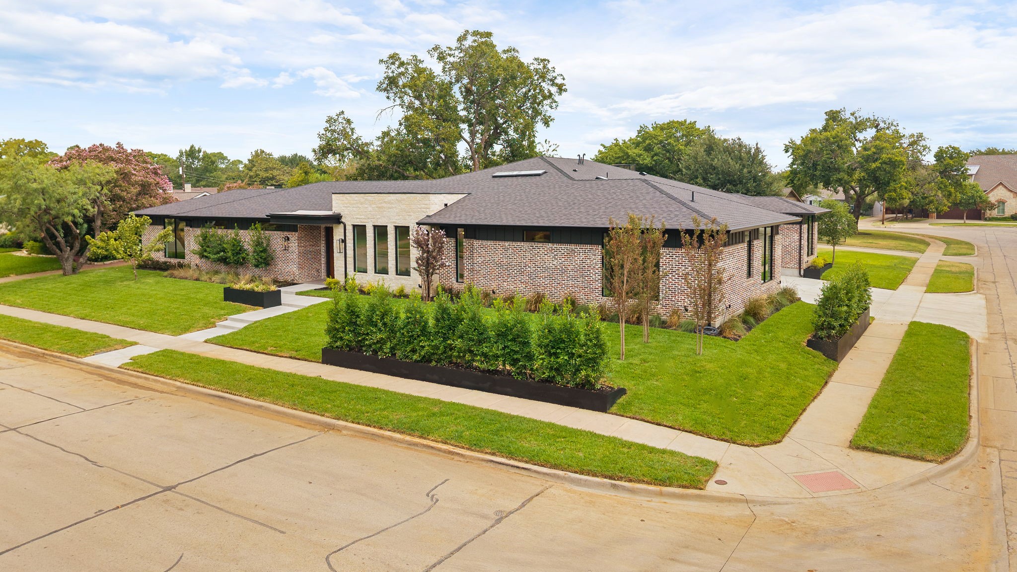 3333 Arawak Pl