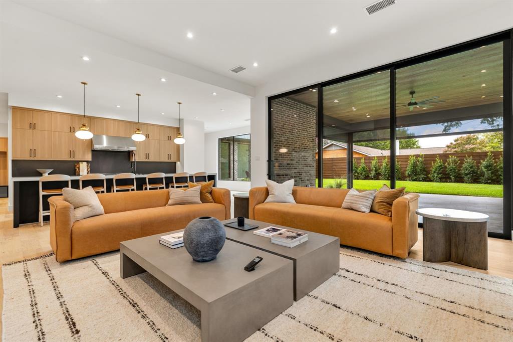 3333 Arawak Pl