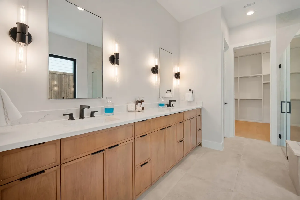 4241 Somerville Ave 21 4241 Somerville Ave