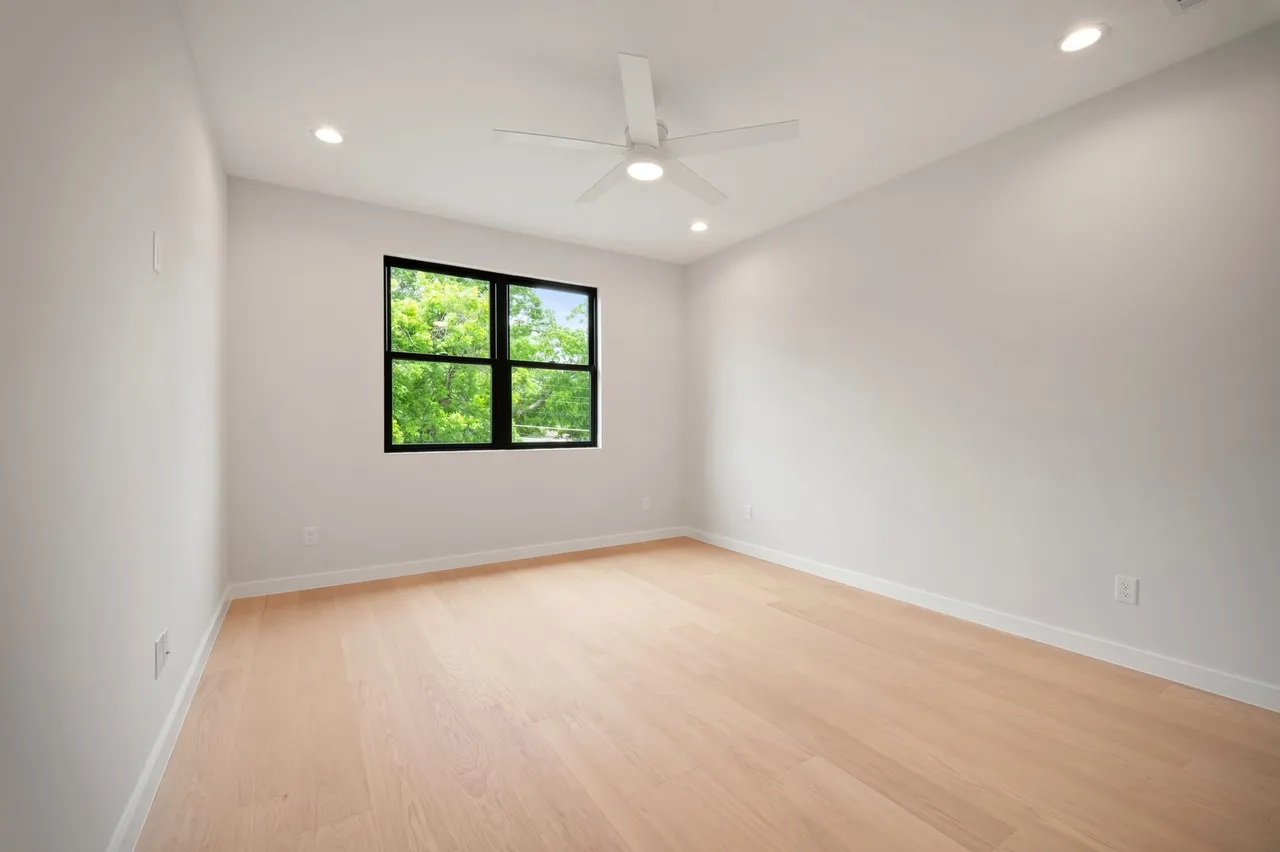4241 Somerville Ave 35 4241 Somerville Ave