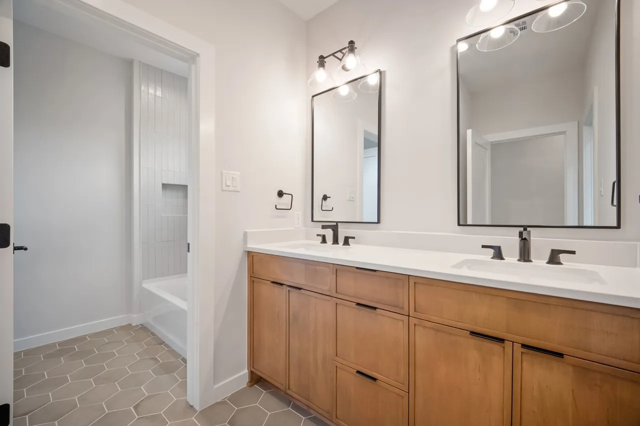 4241 Somerville Ave 36 4241 Somerville Ave