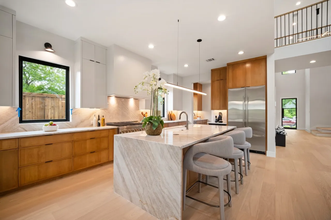 4241 Somerville Ave 6 4241 Somerville Ave