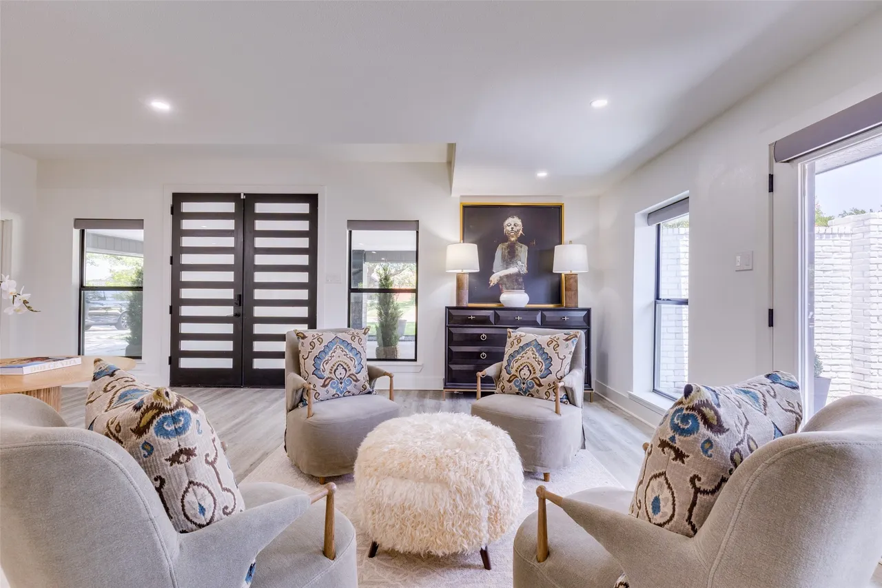 6626 Harvest Glen DriveDallas, TX 75248 4 6626 Harvest Glen Drive