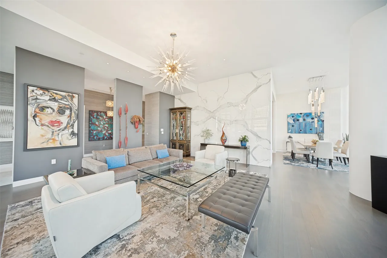 IMG_0107 1918 Olive Street #401