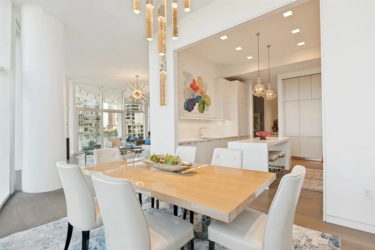 IMG_0116 1918 Olive Street #401
