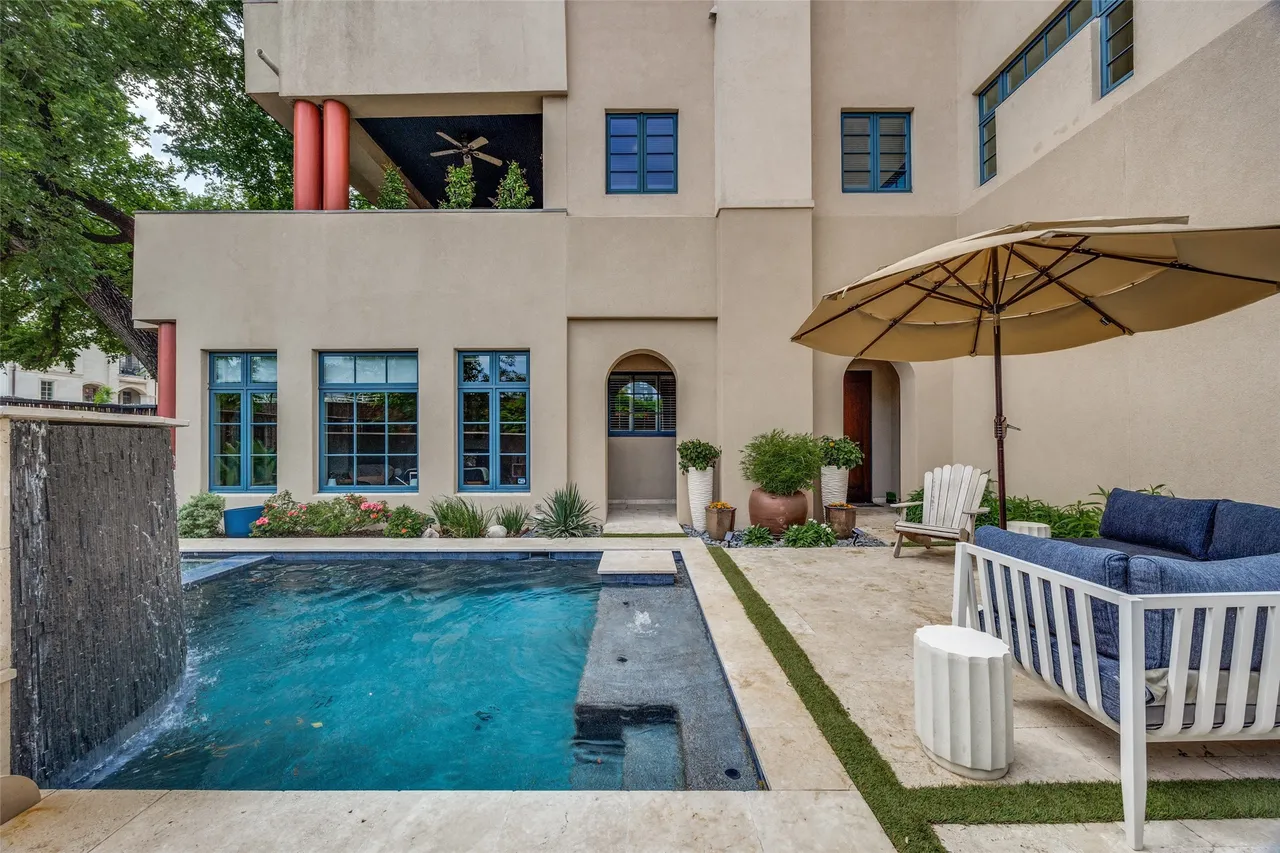 2203-Allen-St-Dallas-TX-75204-34.webp 2203 Allen Street
